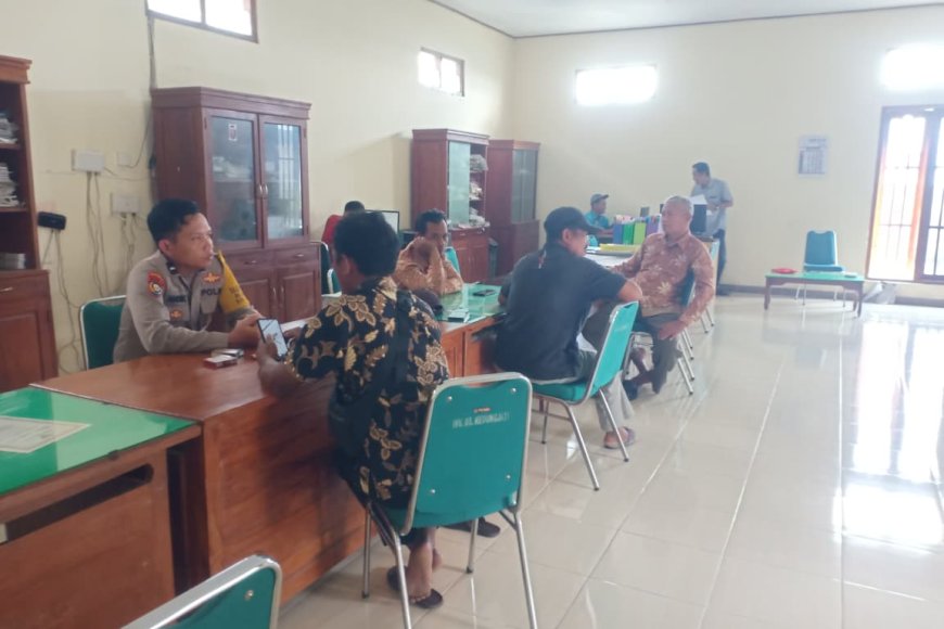 Sinergi Kamtibmas, Bhabinkamtibmas Polsek Balerejo Sambangi Perangkat Desa Kedungjati